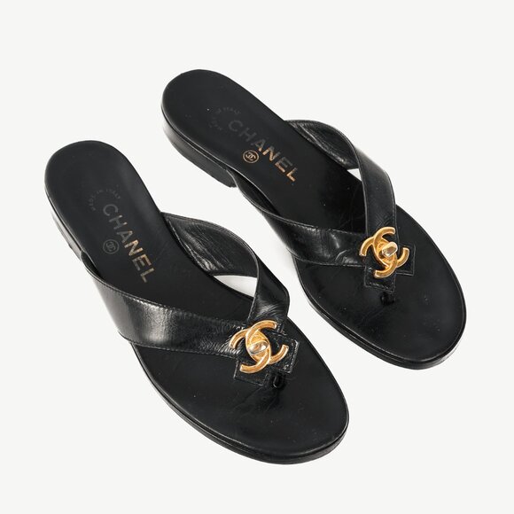 Chanel 96P Black Leather CC-Turnlock Flip Flips - Picture 1 of 10